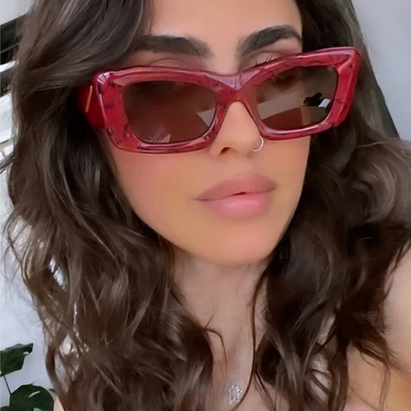 Stylish Red Sunglasses - Picture 1 of 3
